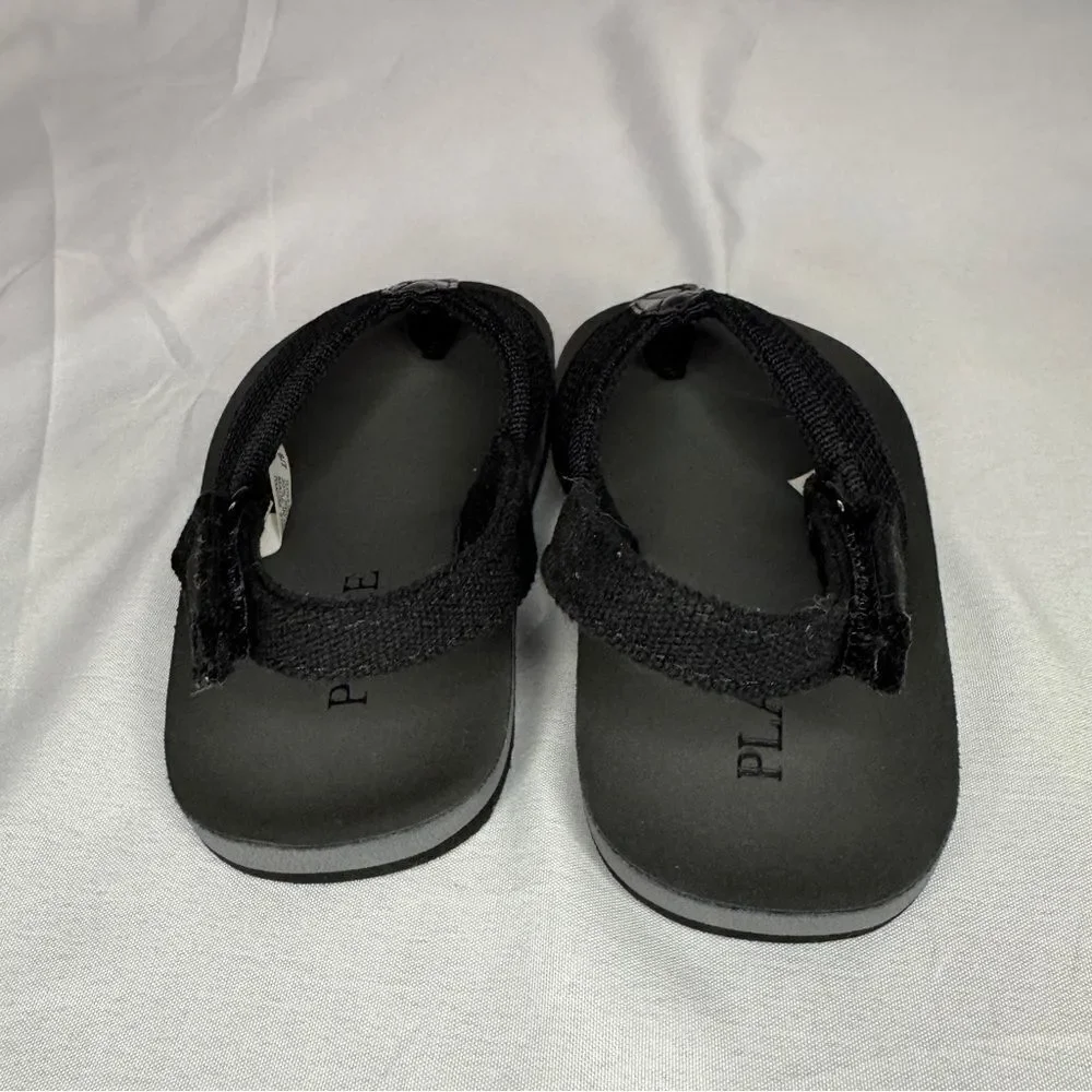 Toddler faux leather sandals size 6/7